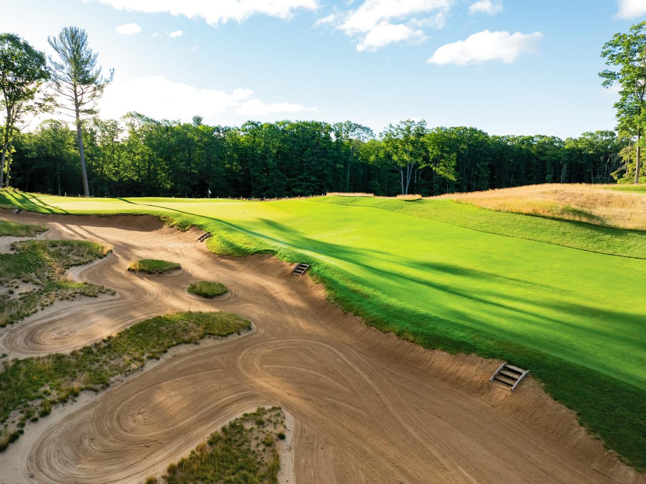 American Dunes fairway and bunkers